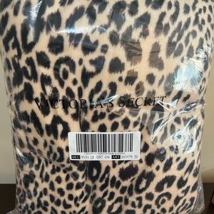 Victoria secret throw blanket